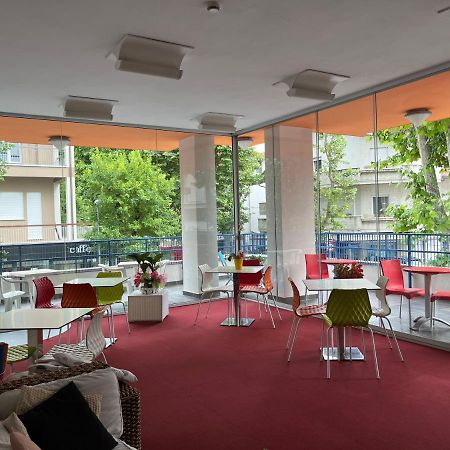 Hotel Senior Cattolica Kültér fotó