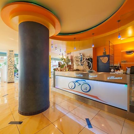 Hotel Senior Cattolica Kültér fotó