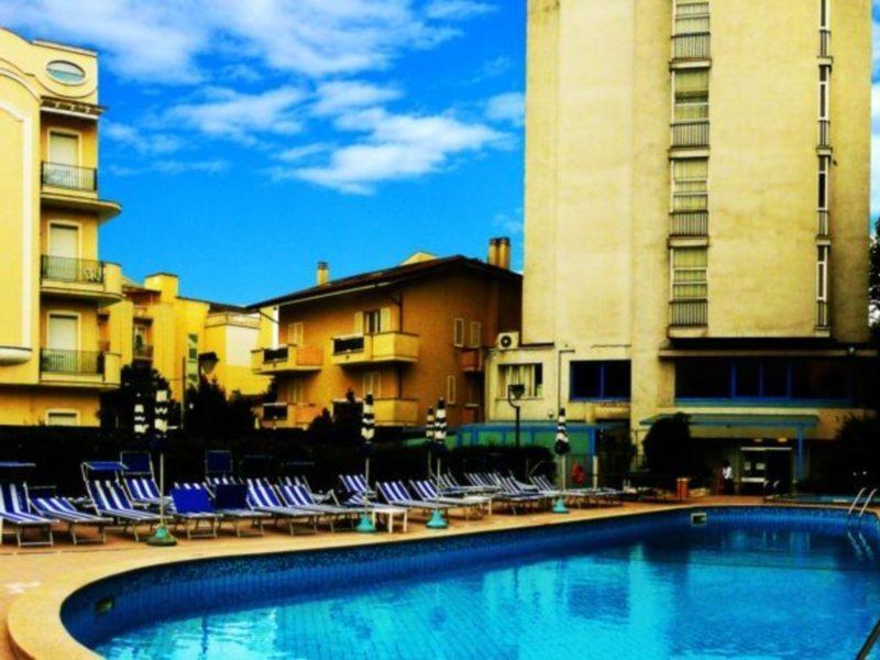 Hotel Senior Cattolica Kültér fotó